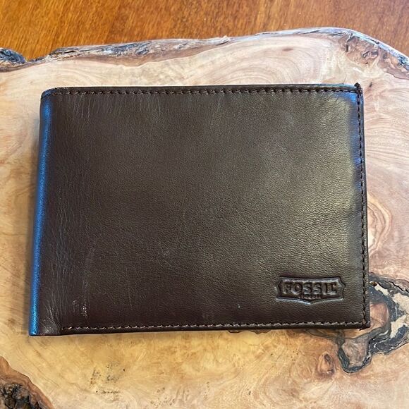 Fossil Mens Leather Bi-Fold Wallet with Change Compartment - Picture 1 of 8